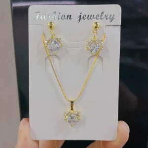 Collier de mariage en cristal doré en forme de cœur